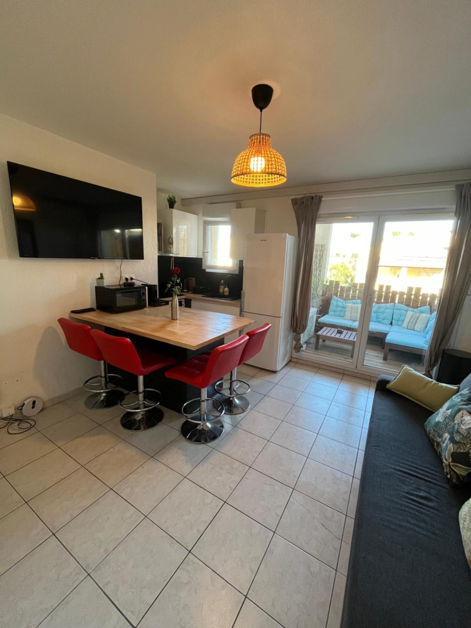 Joli T2/ Tram/ Clim/ Parking/ Wifi/ Piscine Apartment Montpellier Exterior photo