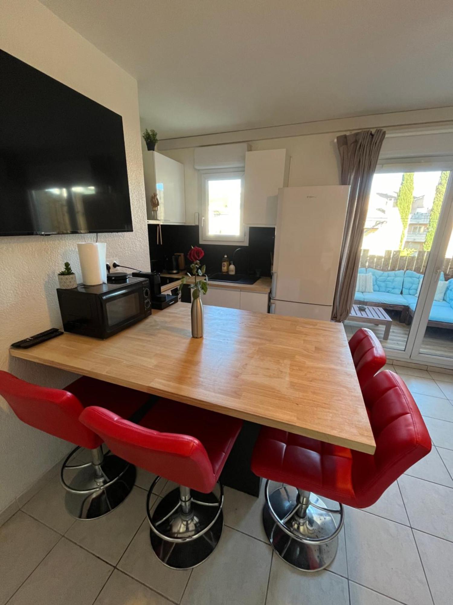 Joli T2/ Tram/ Clim/ Parking/ Wifi/ Piscine Apartment Montpellier Exterior photo